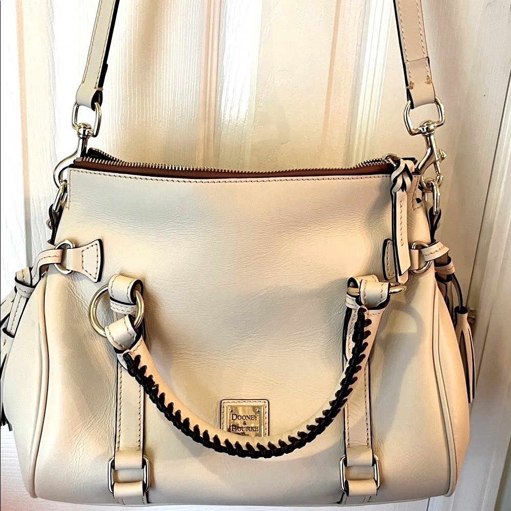 NWT~Dooney & Bourke/Elegant Large Genuine Leather Crossbody/Satchel/ Shoulderbag